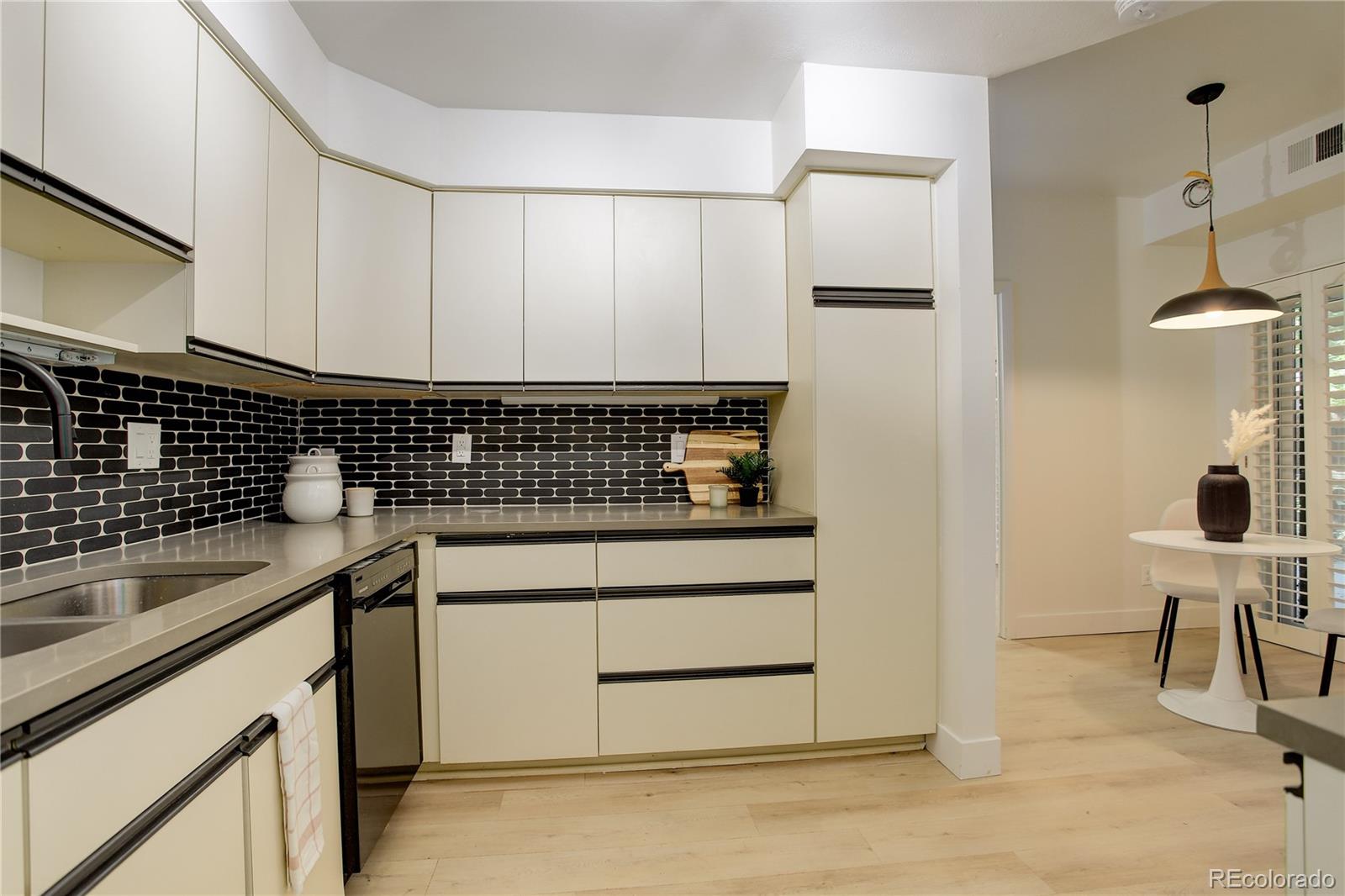 7250 Eastmoor Drive Unit: 124