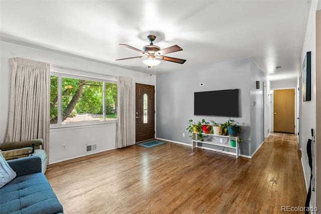 6421 Iris Court