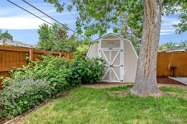 6421 Iris Court