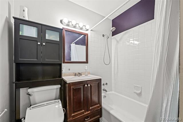 6421 Iris Court