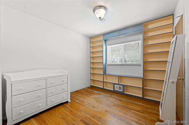 6421 Iris Court