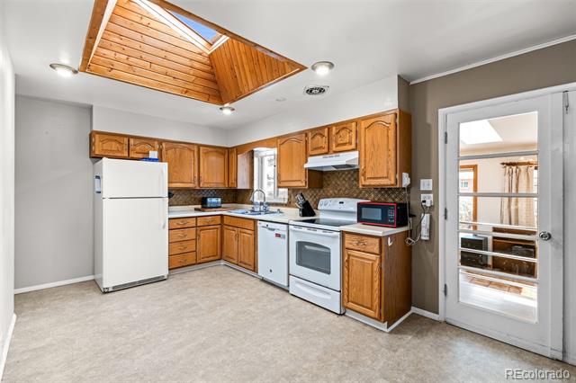 6421 Iris Court