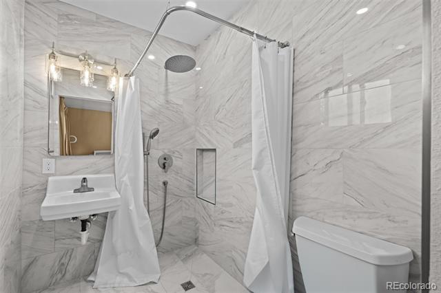 6421 Iris Court