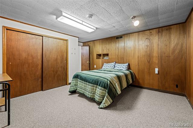 6421 Iris Court
