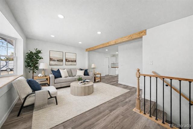 908 Applewood Court