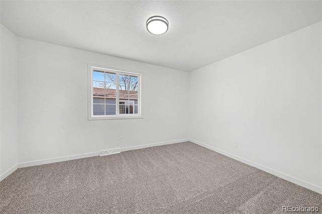 908 Applewood Court