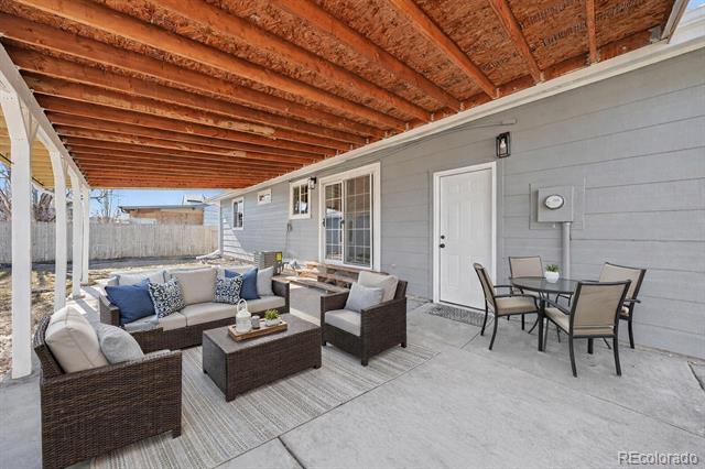 908 Applewood Court