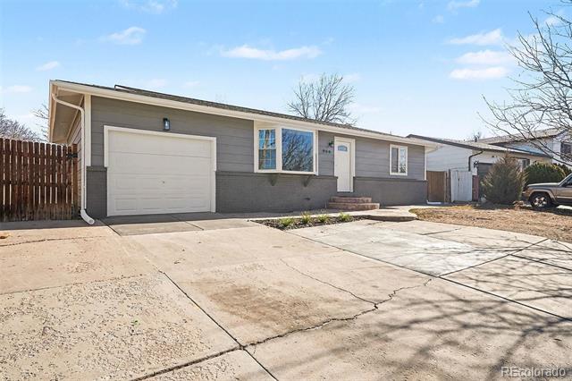 908 Applewood Court