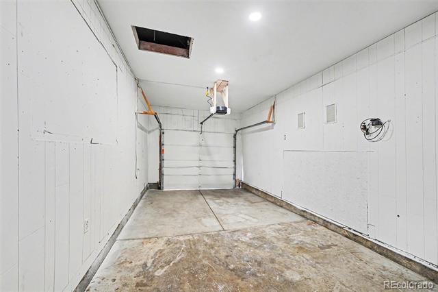 908 Applewood Court