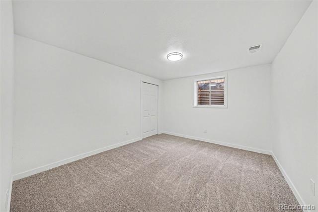 908 Applewood Court