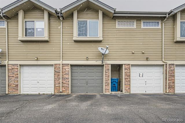 3205 S Walden Court Unit: H