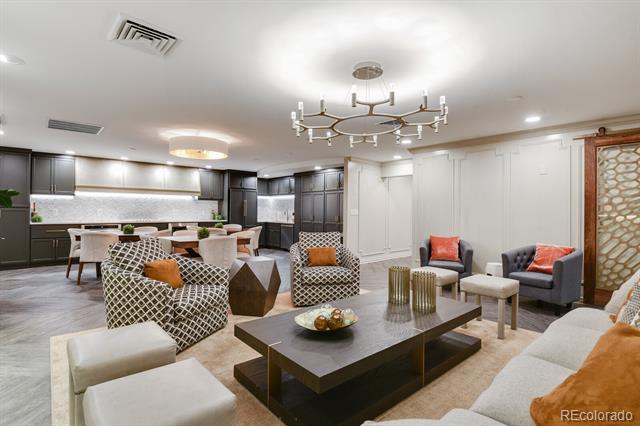 130 N Pearl Street Unit: 1103