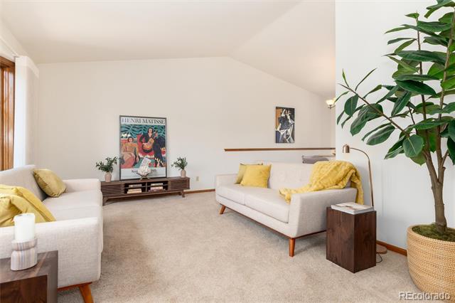 2422 W Arapahoe Court