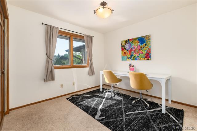 2422 W Arapahoe Court