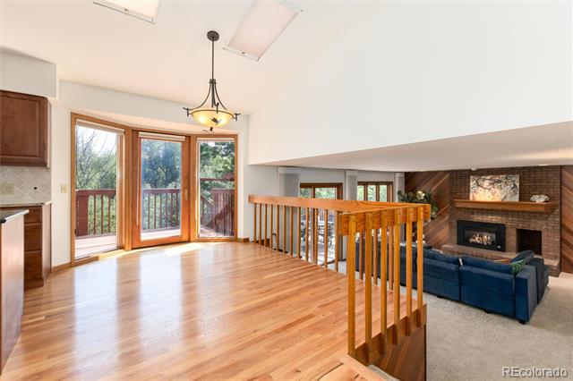2422 W Arapahoe Court
