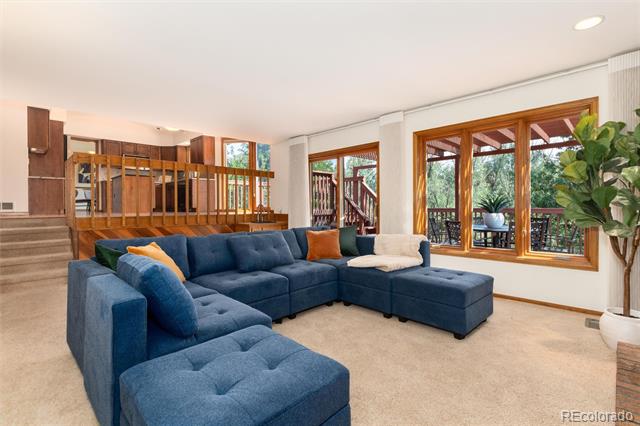 2422 W Arapahoe Court