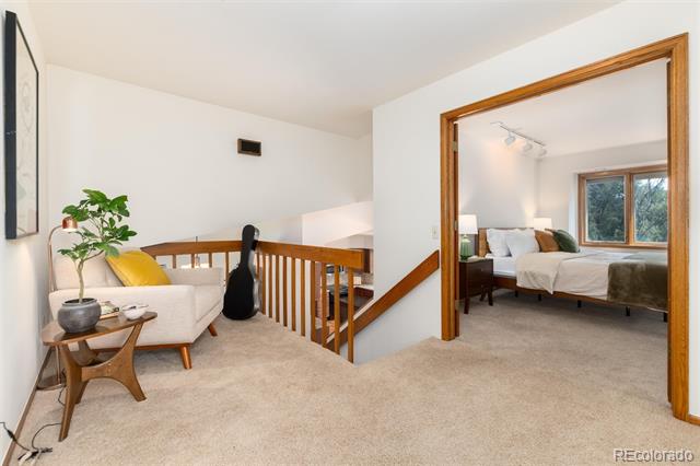 2422 W Arapahoe Court