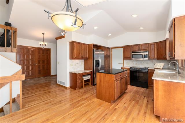 2422 W Arapahoe Court