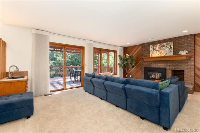 2422 W Arapahoe Court