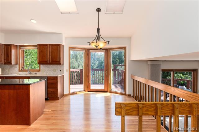 2422 W Arapahoe Court