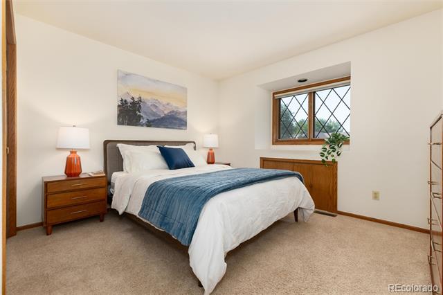 2422 W Arapahoe Court