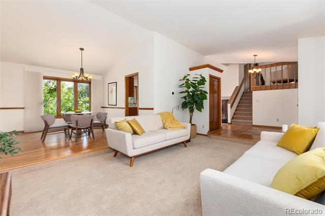 2422 W Arapahoe Court