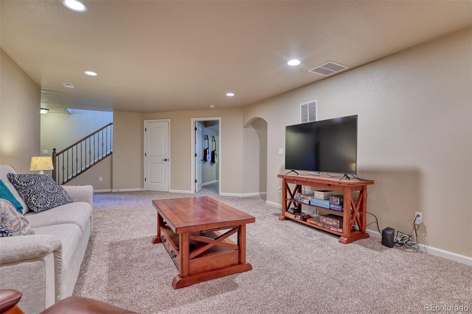 866 Yellow Jasper Point