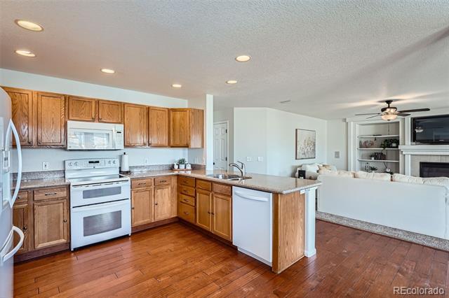 1045 English Sparrow Trail