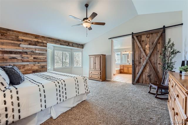 1045 English Sparrow Trail