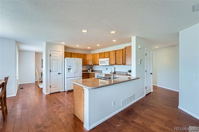 1045 English Sparrow Trail
