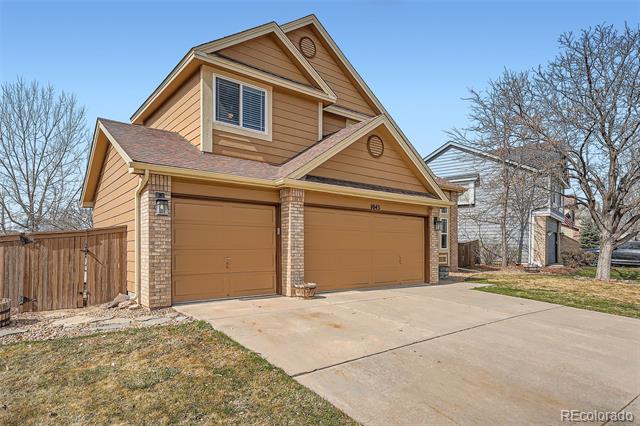 1045 English Sparrow Trail