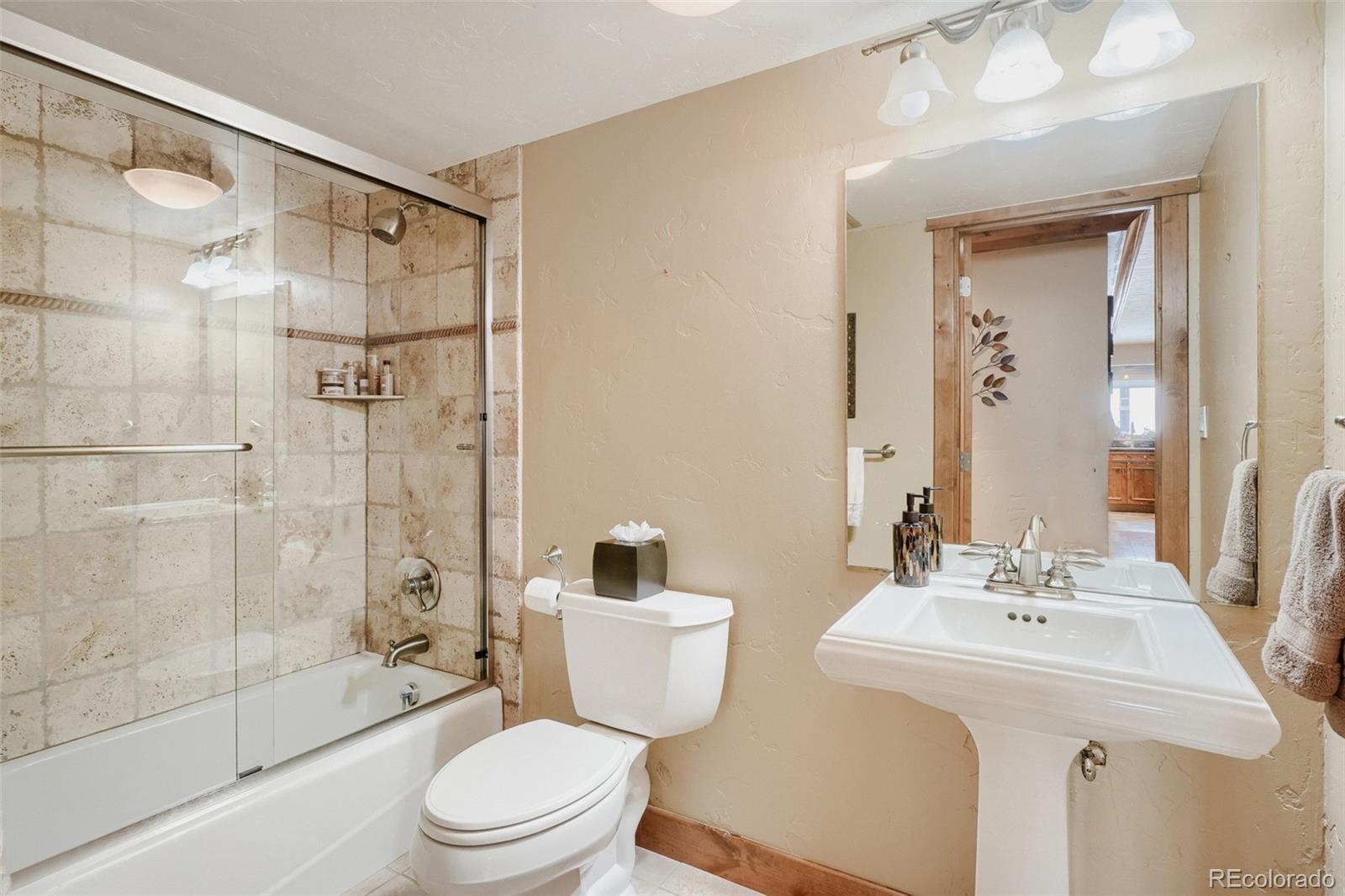 1551 Larimer Street Unit: 404