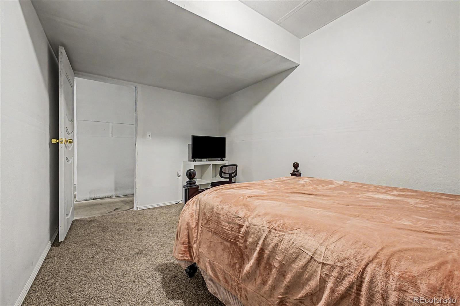 5543 Hannibal Court