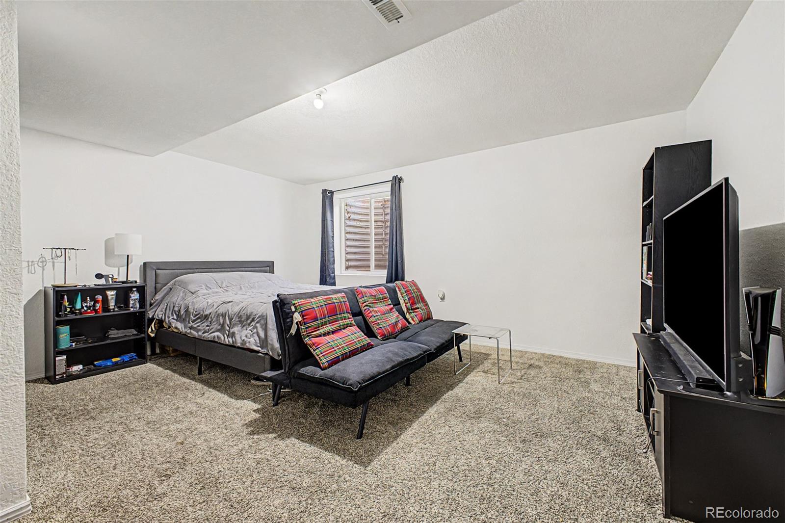 5543 Hannibal Court