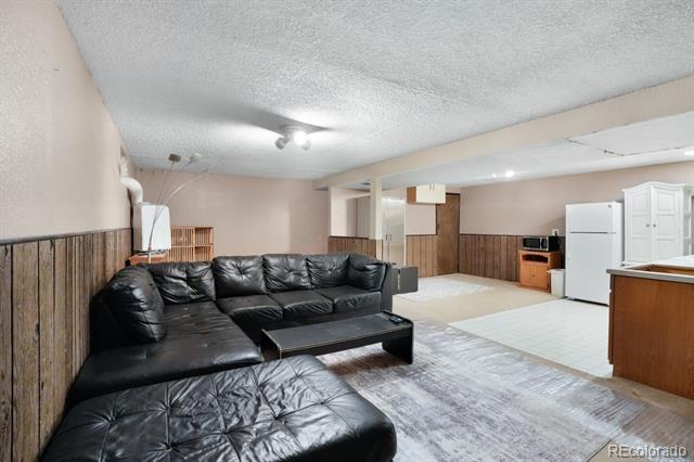 3426 E 117th Place