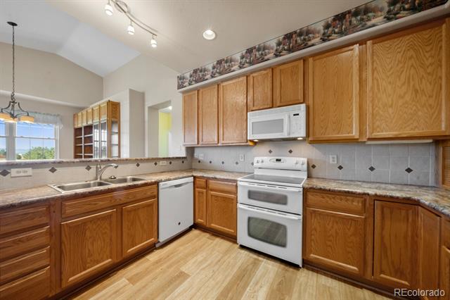 1335 Villa Grove