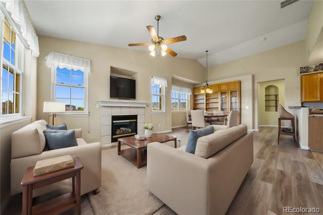 1335 Villa Grove