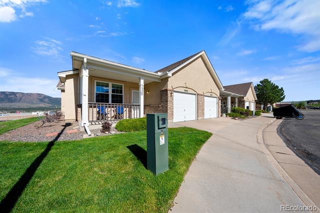 1335 Villa Grove