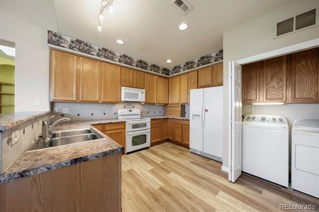 1335 Villa Grove