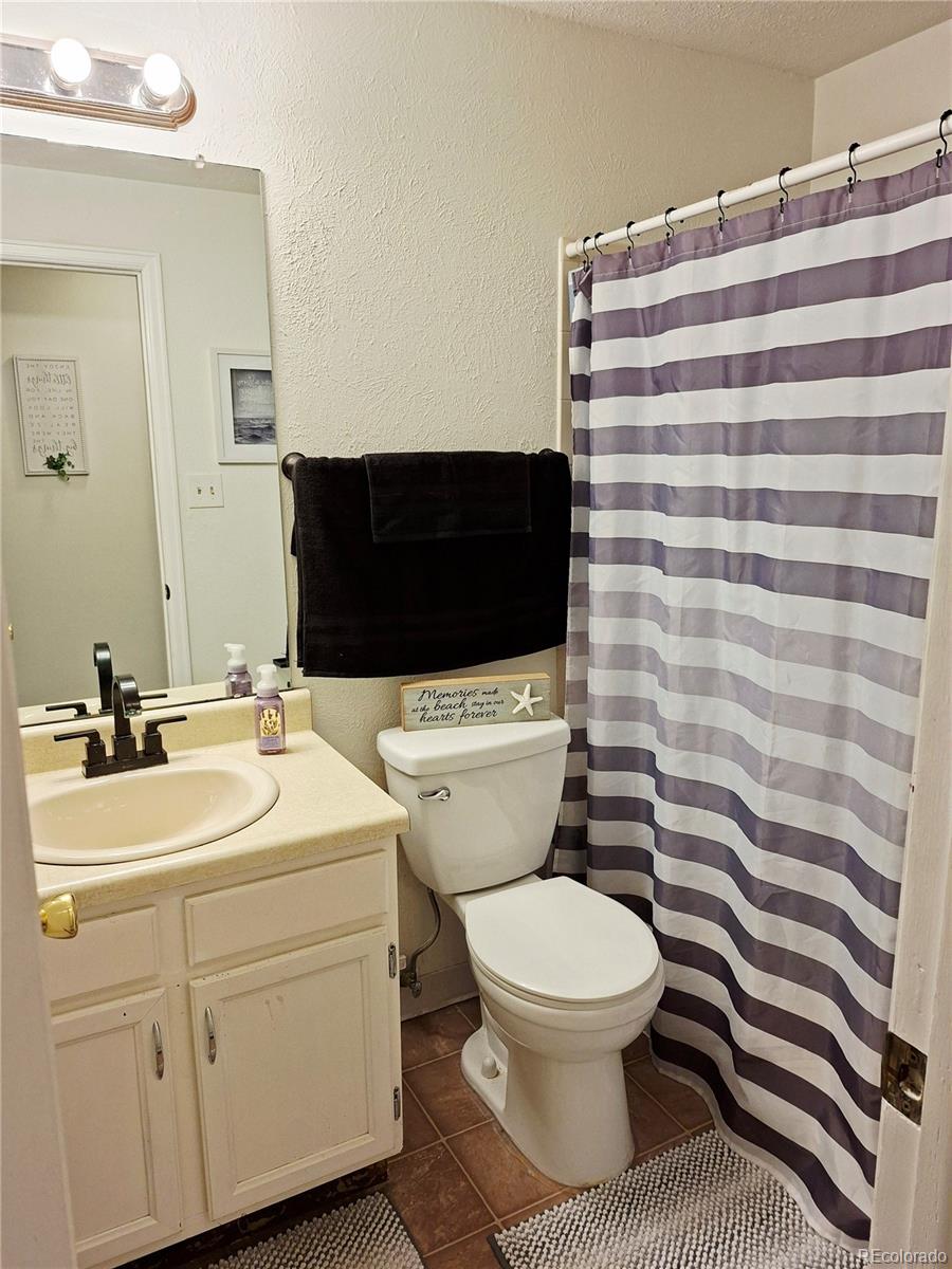 11982 Bellaire Street Unit: B