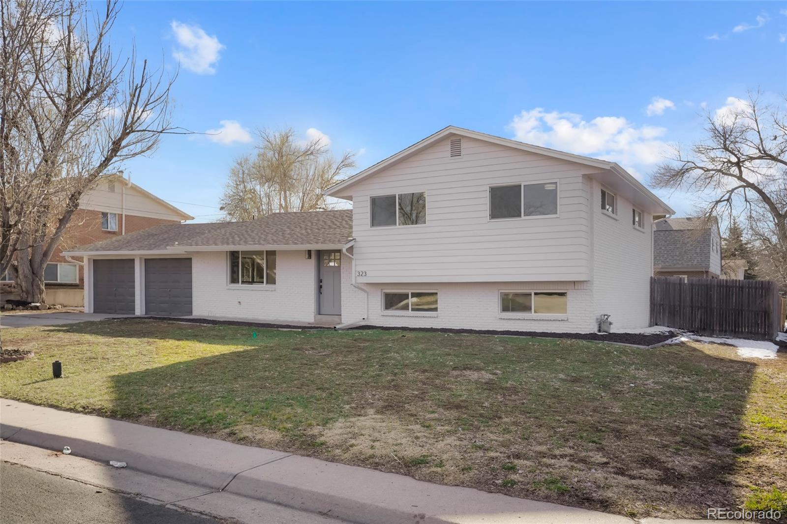 323 S Vaughn Way