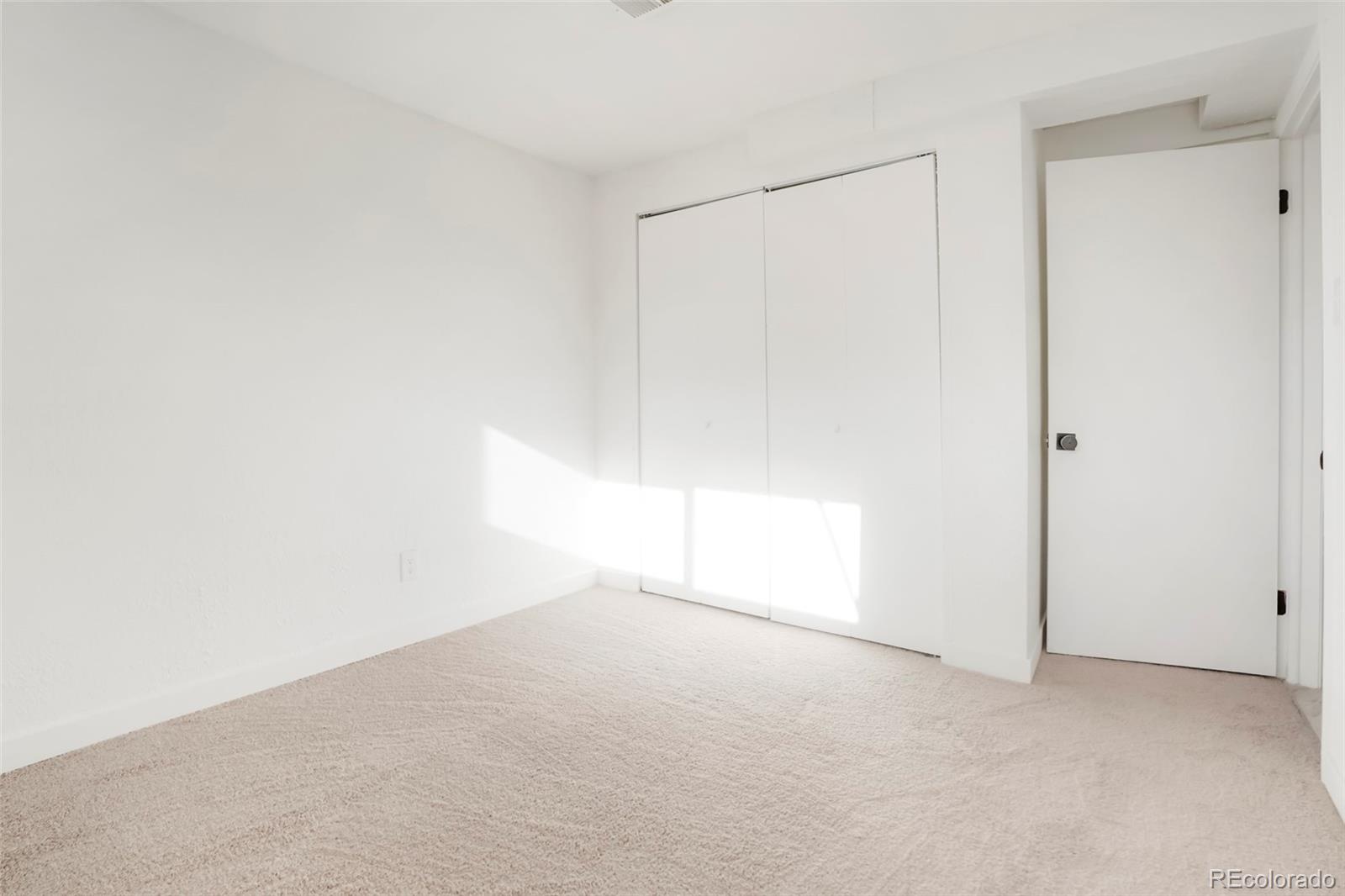 323 S Vaughn Way