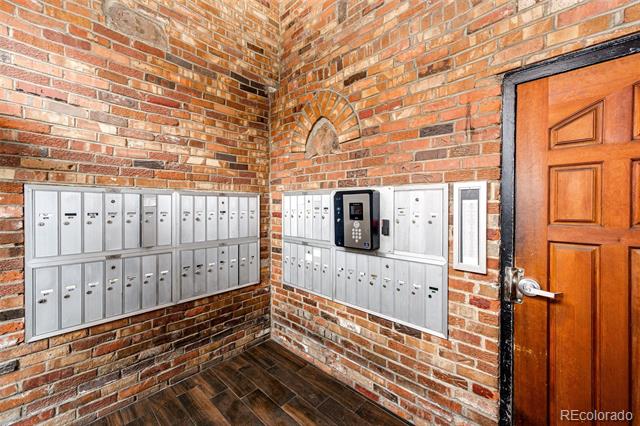 1350 Josephine Street Unit: 207