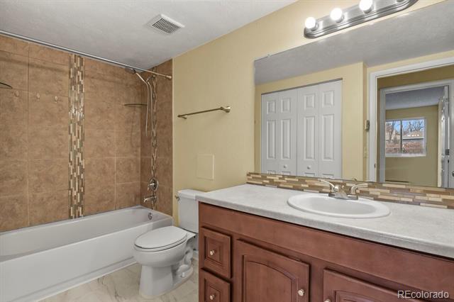 17301 E Mansfield Avenue Unit: 122L