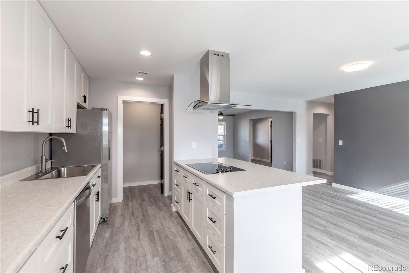 2301 E Fremont Avenue Unit: S08