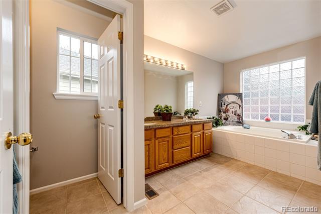 3802 Lee Circle