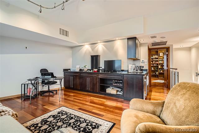 1350 Lawrence Street Unit: 2F