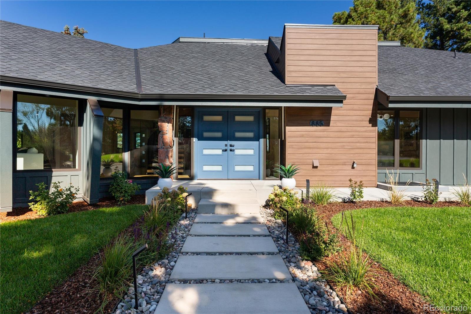 885 Front Range Road