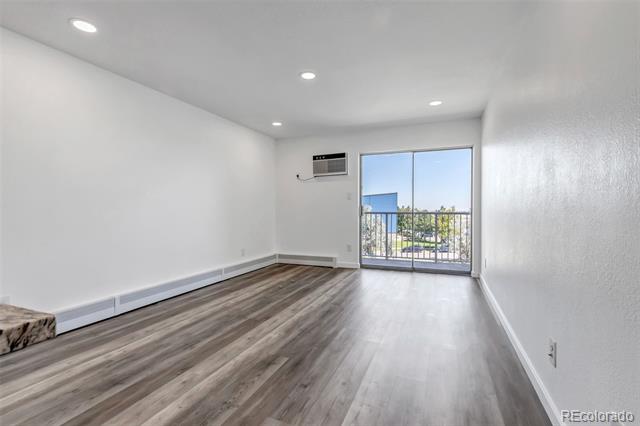 1150 Golden Circle Unit: 409
