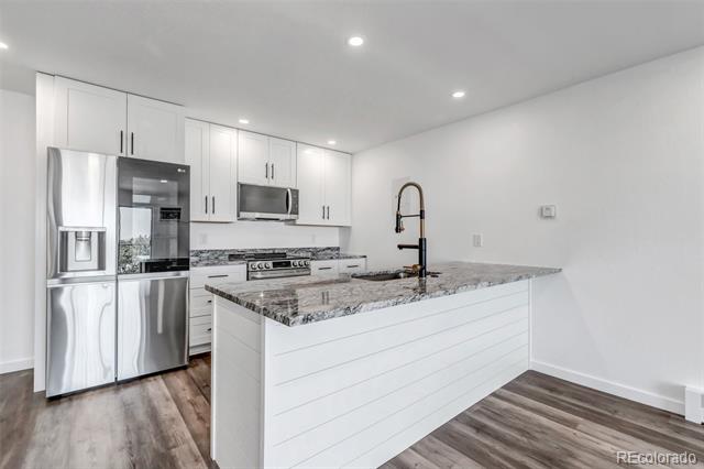 1150 Golden Circle Unit: 409